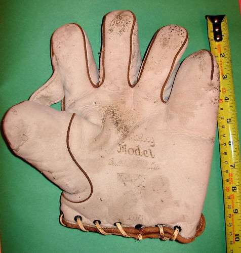 Victor, Wright & Ditson Berkeley Model Front